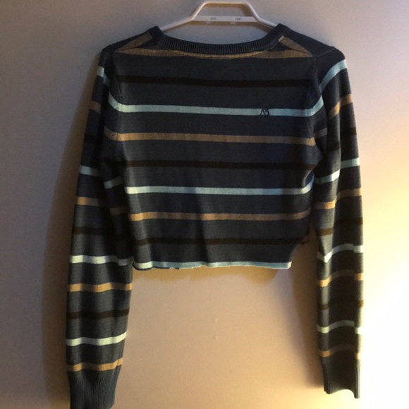 Striped Long Sleeved Crop Top - Picture 2 of 3
